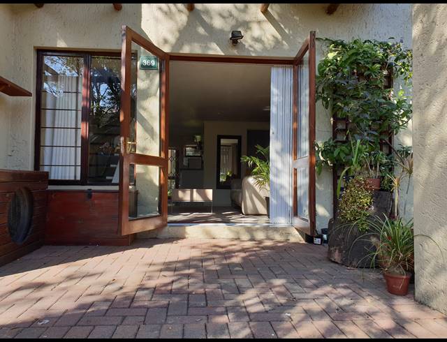 3 BEDROOM APARTMENT TO LET IN JUKSKEI PARK